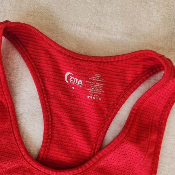 Zyia Size Small Tank Top - Picture 2 of 3